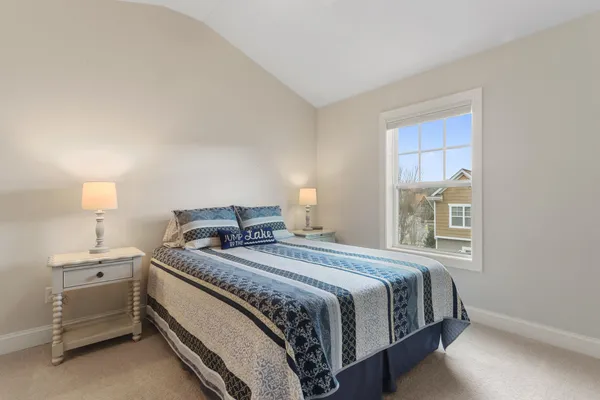 $879,900 | 193 2nd Avenue, Fontana, WI 53125