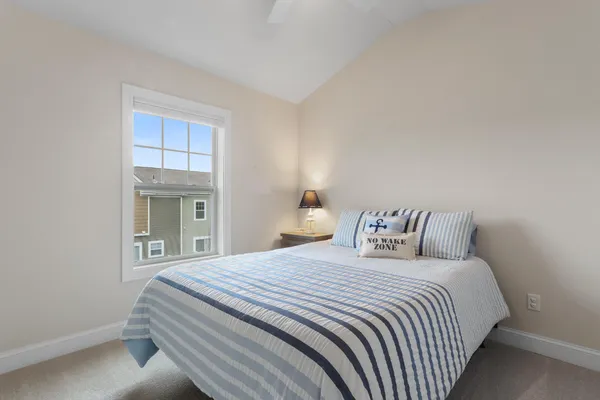 $879,900 | 193 2nd Avenue, Fontana, WI 53125