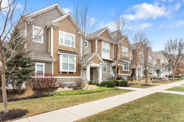 $879,900 | 193 2nd Avenue, Fontana, WI 53125