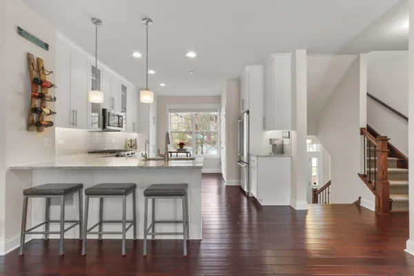 $879,900 | 193 2nd Avenue, Fontana, WI 53125