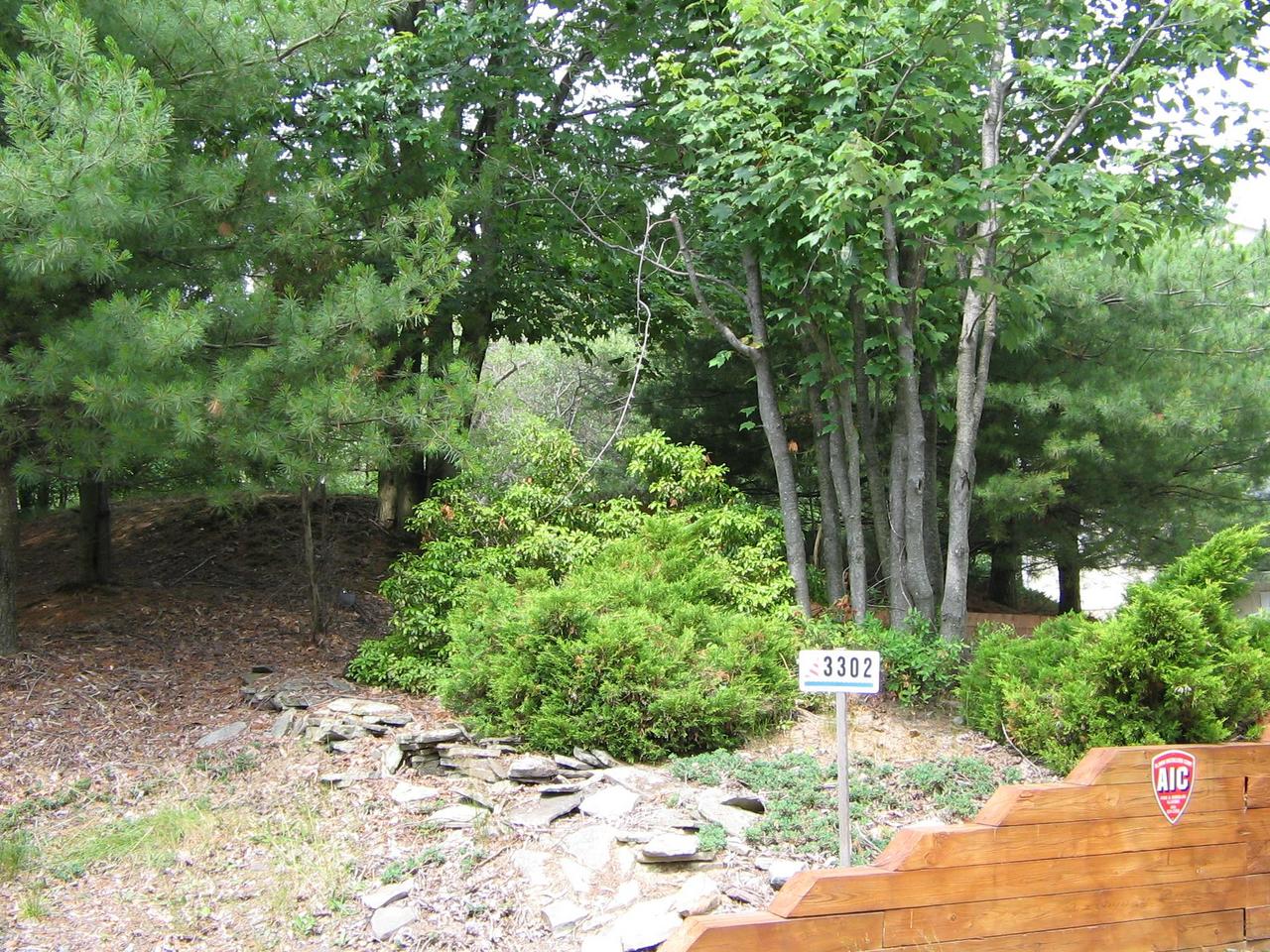 3302 Beaver Dam Road Long Pond, PA 18334 - Photo 5 of 13 Landscaping