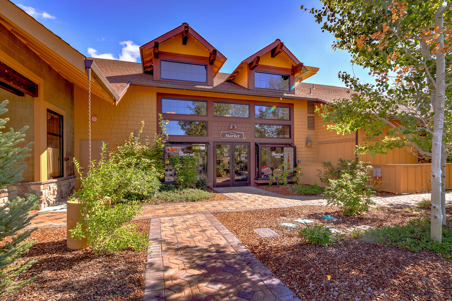 1378 Highland View Loop Redmond, OR 97756 - Photo 71 of 98 a front view of a house