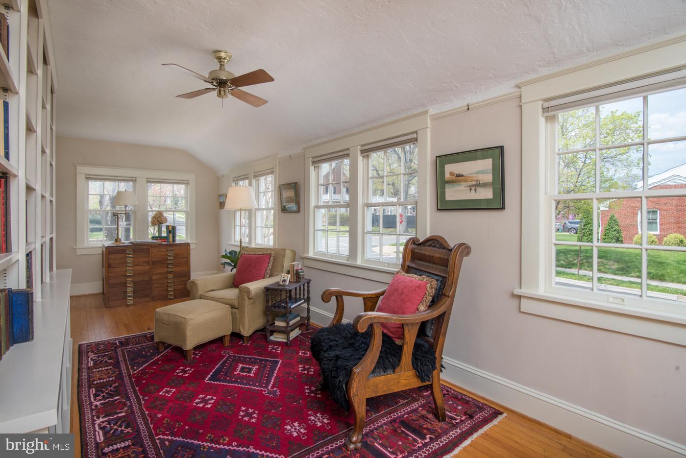 207 Russell Road Alexandria, VA 22301 - Photo 15 of 30 Interior (General)