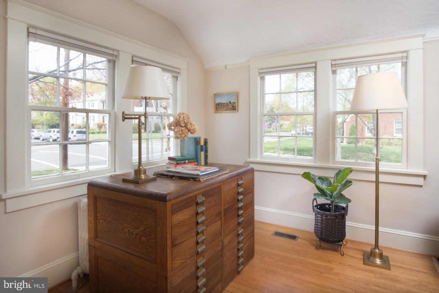 207 Russell Road Alexandria, VA 22301 - Photo 18 of 30 Interior (General)