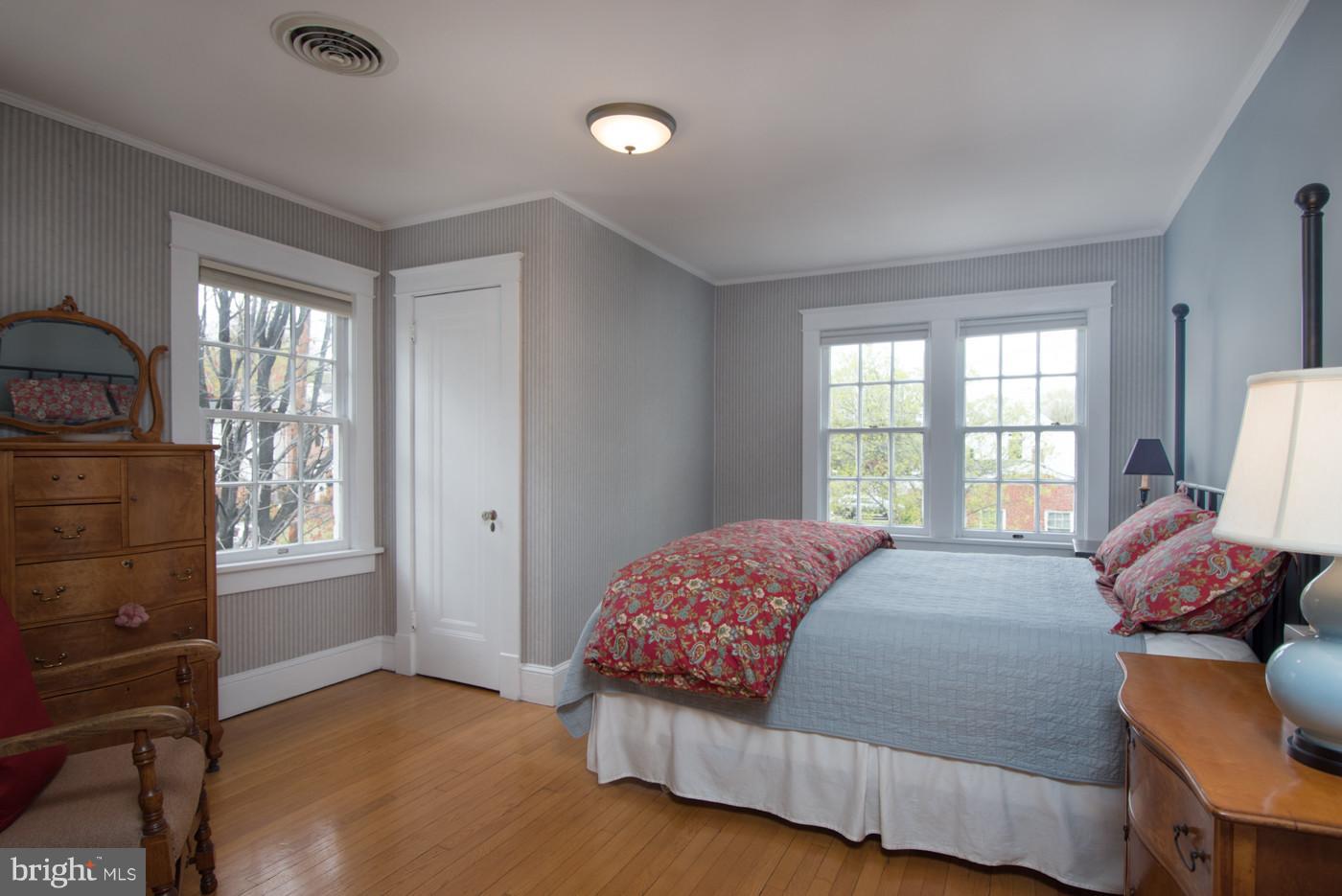 207 Russell Road Alexandria, VA 22301 - Photo 22 of 30 Bedroom