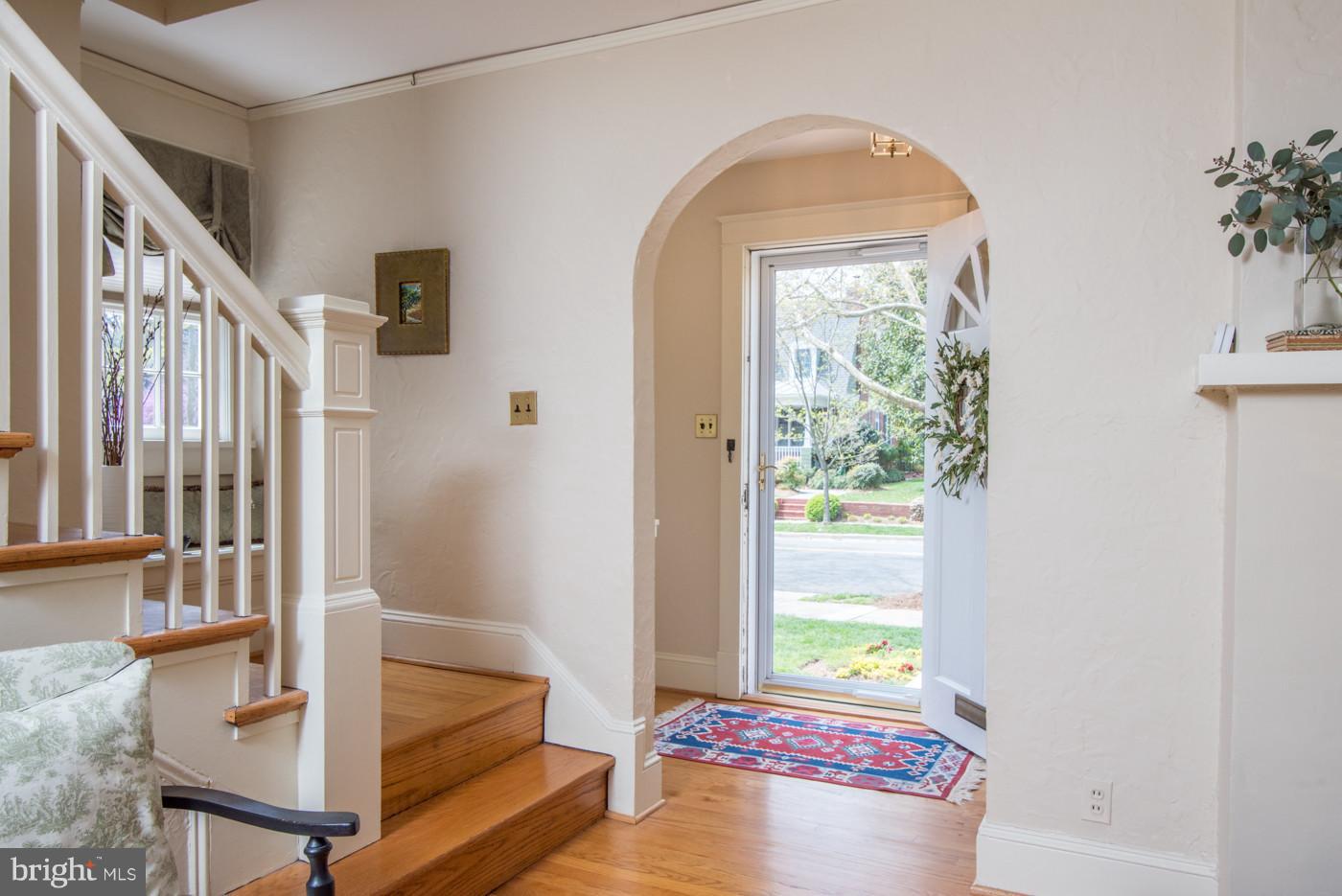 207 Russell Road Alexandria, VA 22301 - Photo 4 of 30 Interior (General)