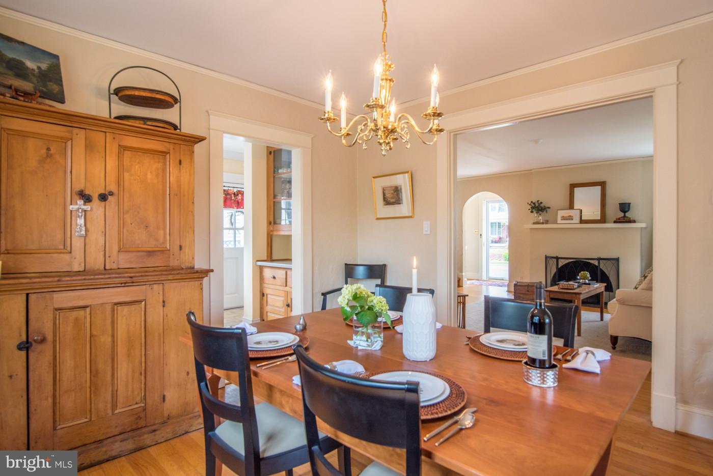 207 Russell Road Alexandria, VA 22301 - Photo 7 of 30 Dining Room