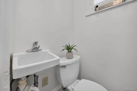 $380,000 | 10 South Grand Avenue, Poughkeepsie, NY 12603