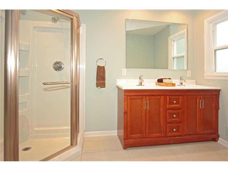 6436 Graham Road Indianapolis, IN 46220 - Photo 17 of 24 Gallery Image 17