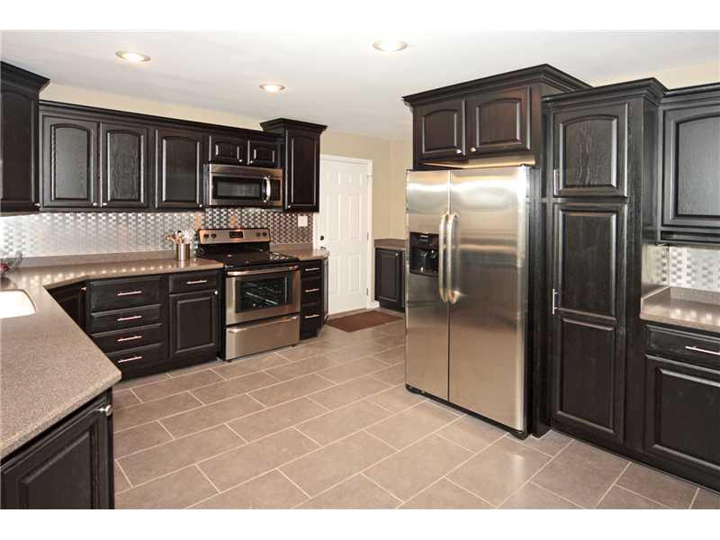 6436 Graham Road Indianapolis, IN 46220 - Photo 9 of 24 Gallery Image 9
