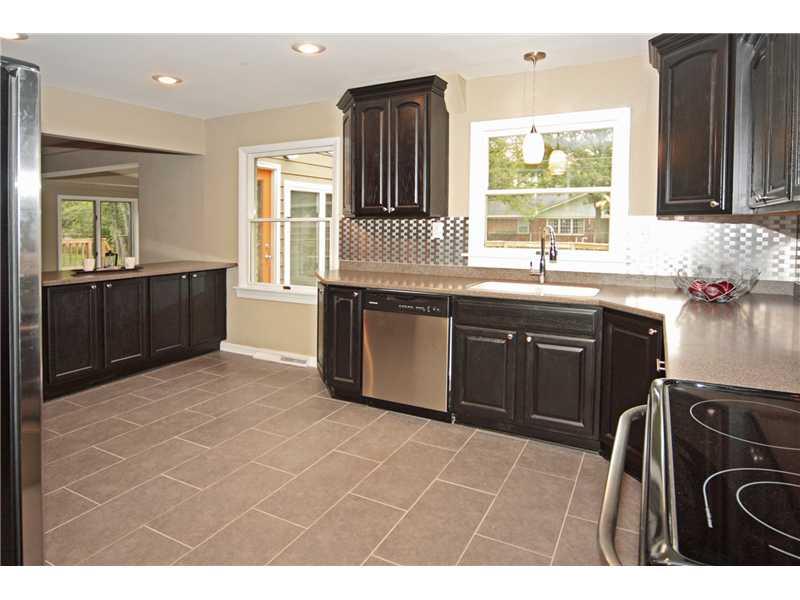 6436 Graham Road Indianapolis, IN 46220 - Photo 10 of 24 Gallery Image 10