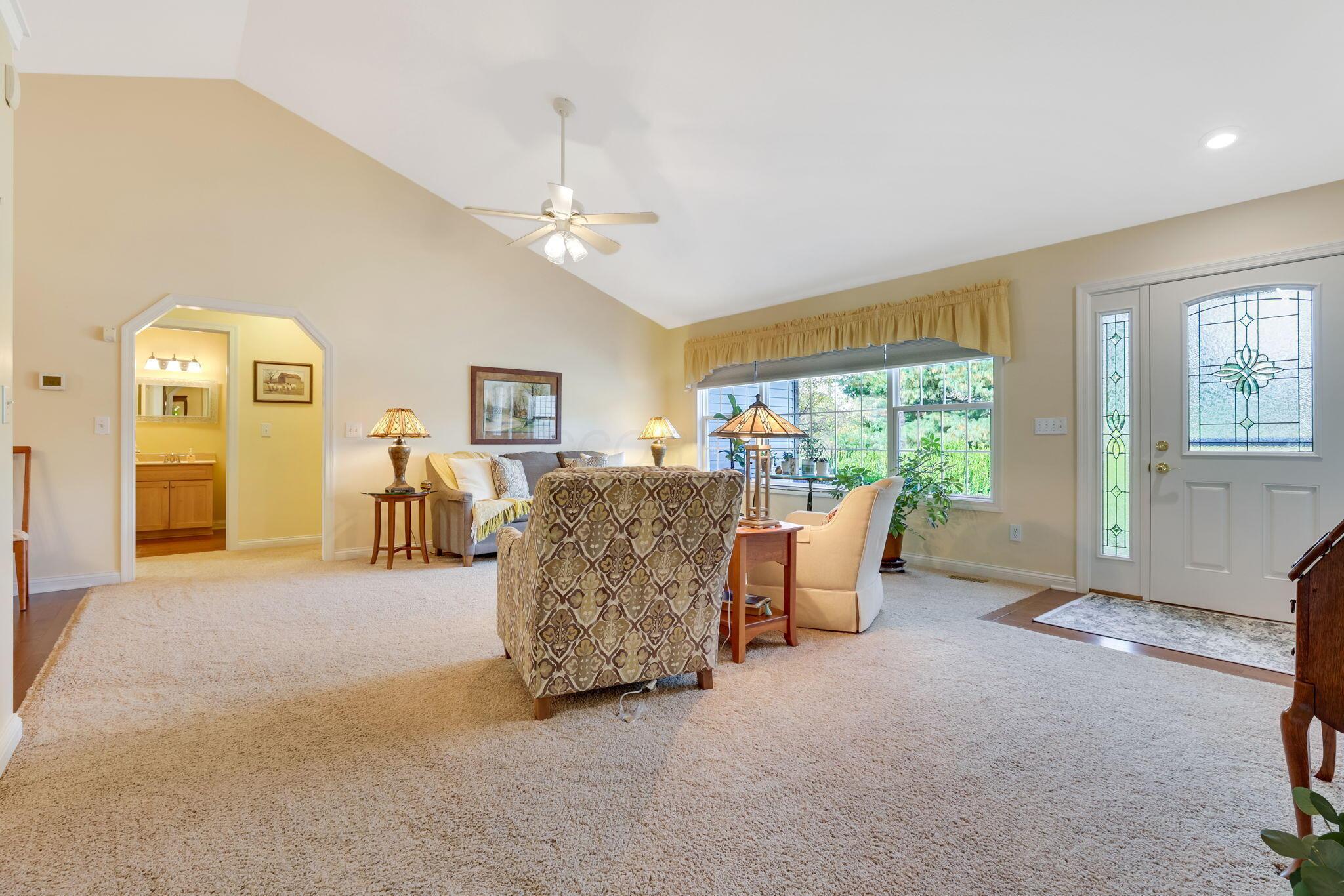 4609 Refugee Road Baltimore, OH 43105 - Photo 11 of 94 Living Room