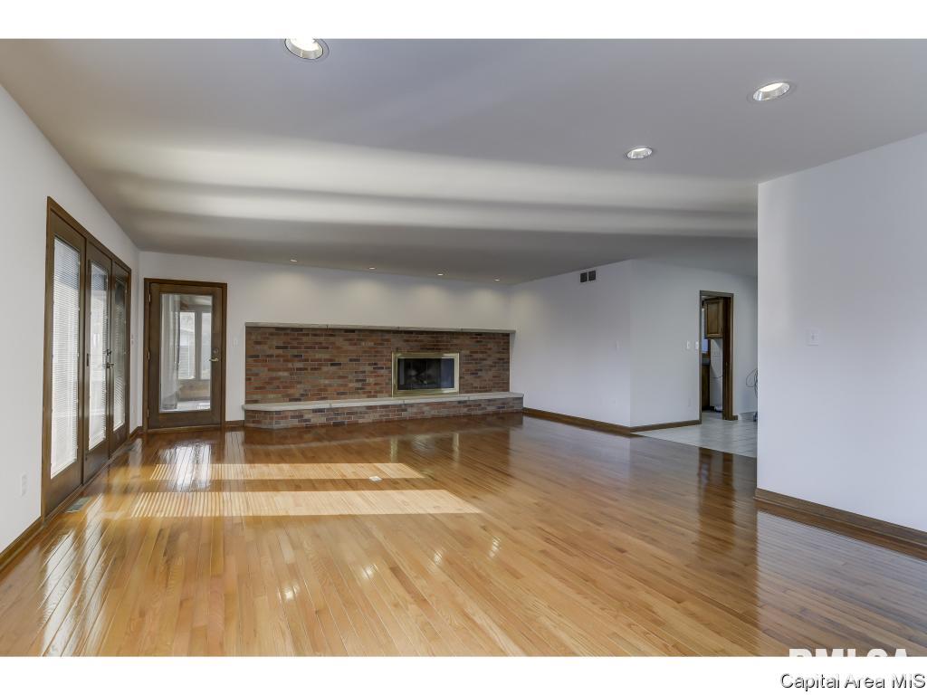 73 Pine Cove Springfield, IL 62712 - Photo 10 of 36