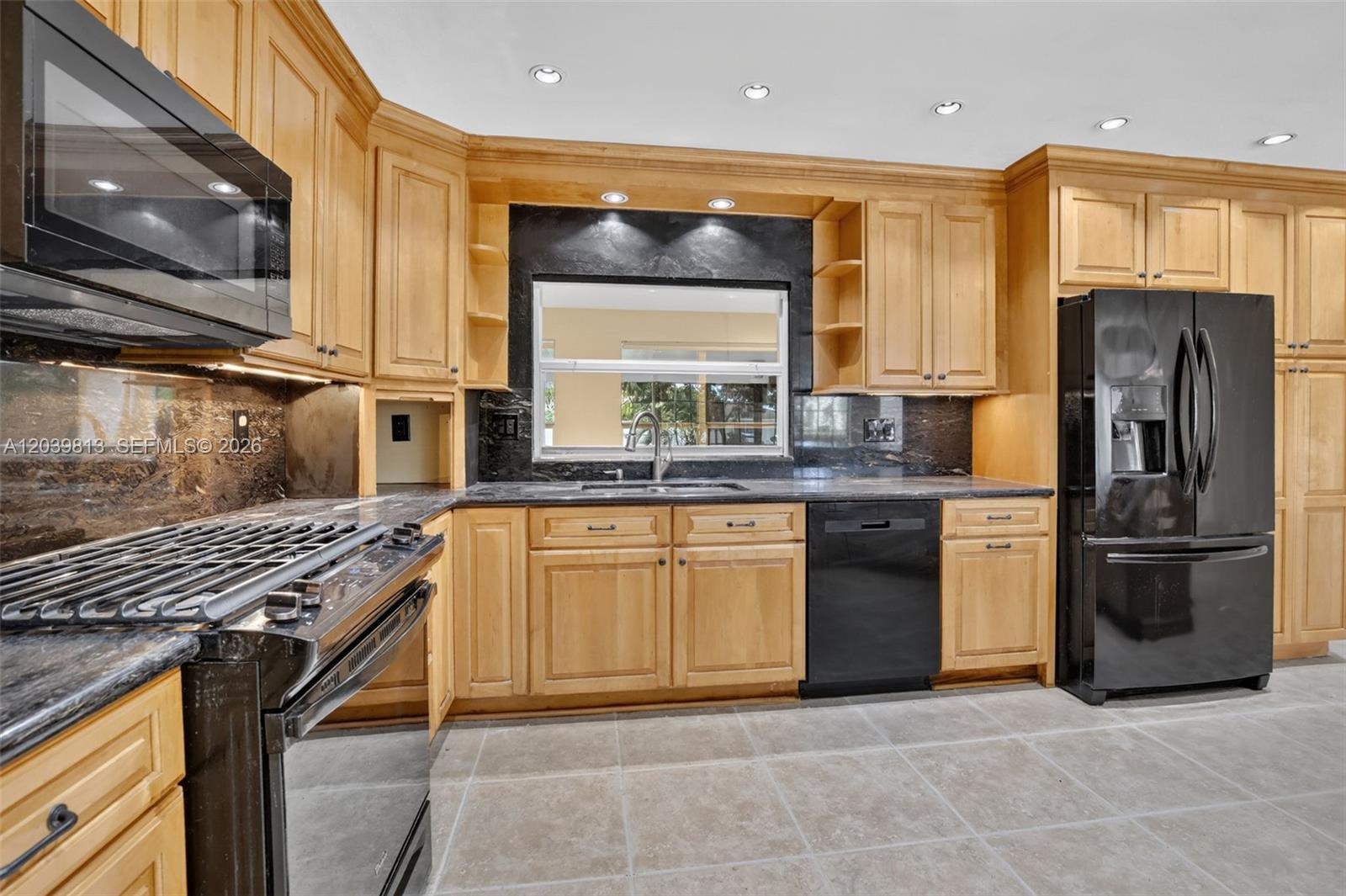 5511 Taylor Street Hollywood, FL 33021 - Photo 3 of 55