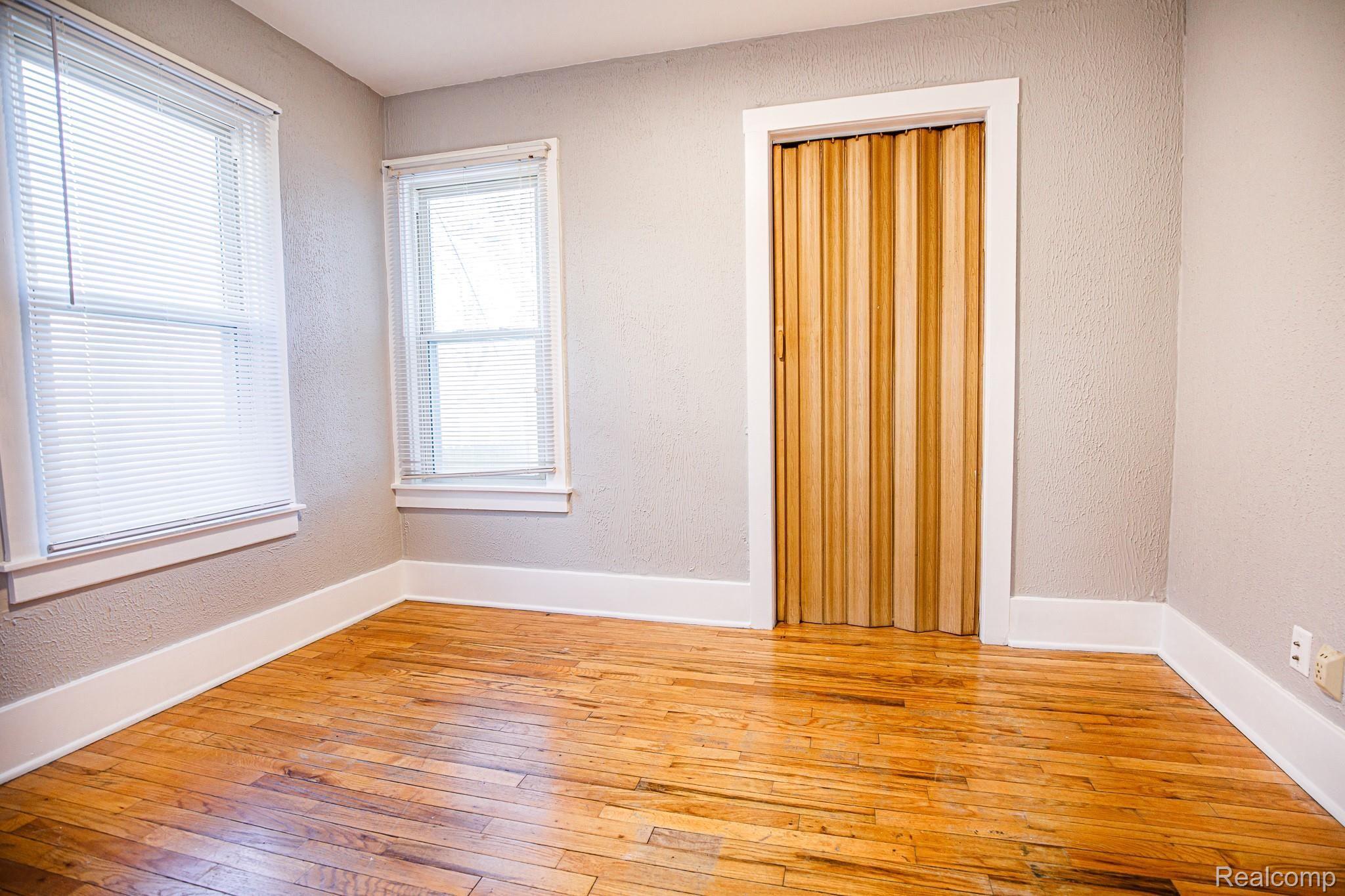336 Stratford Road Ferndale, MI 48220 - Photo 10 of 29 463A9246.jpg