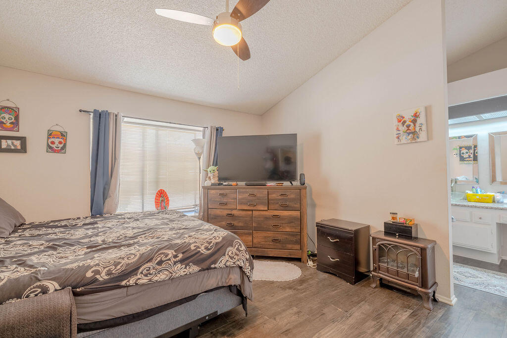 4359 Saddleback Road Palmdale, CA 93552 - Photo 9 of 19 0G7A7737-HDR