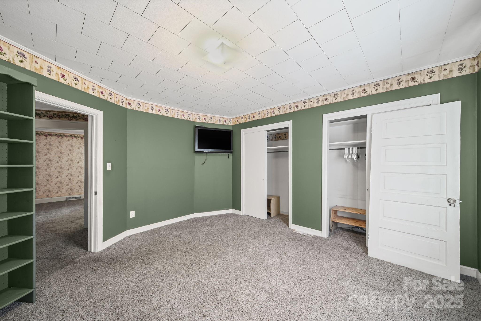 210 Smith Street Clover, SC 29710 - Photo 7 of 33