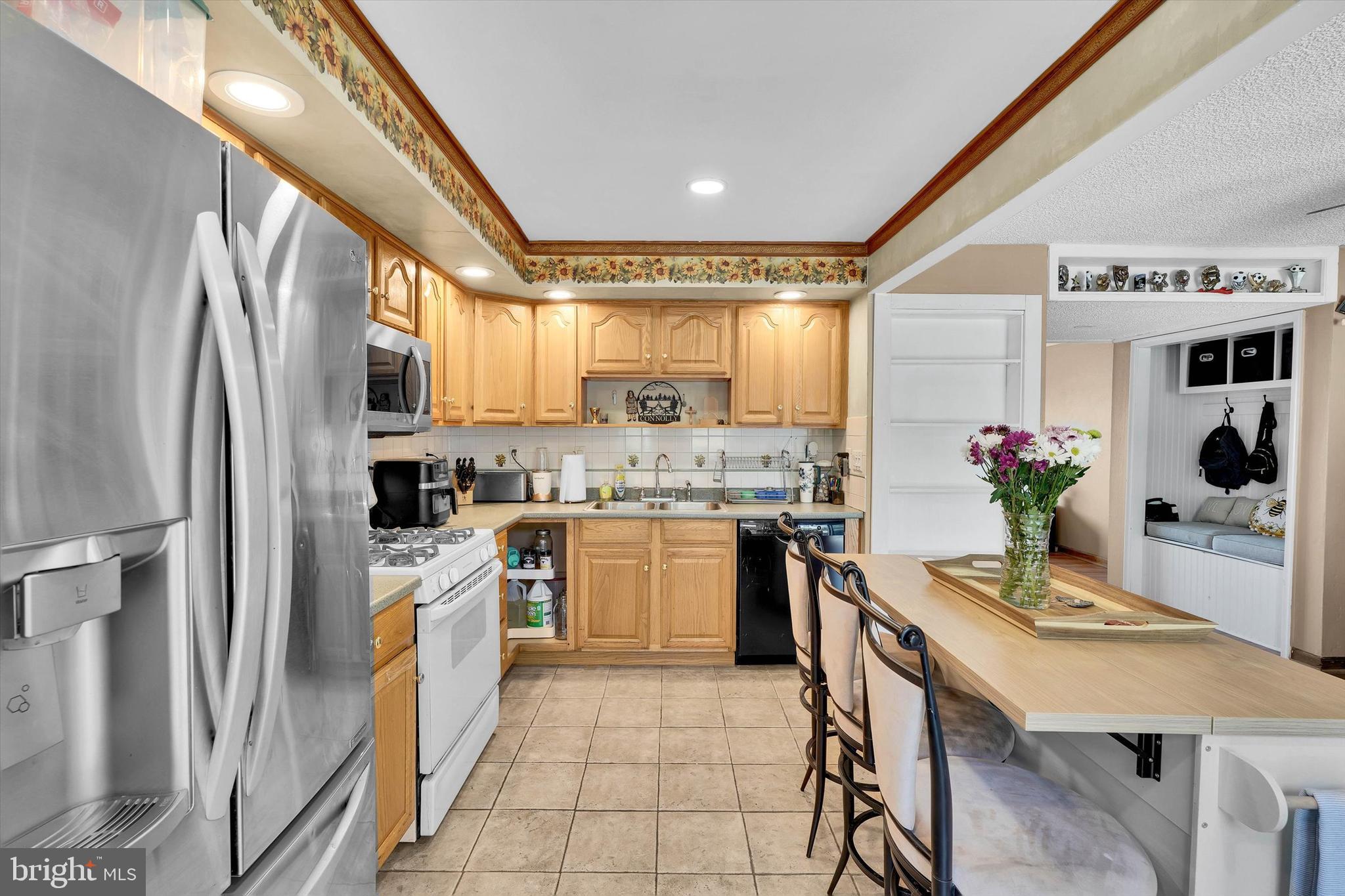 12402 Medford Road Philadelphia, PA 19154 - Photo 6 of 31