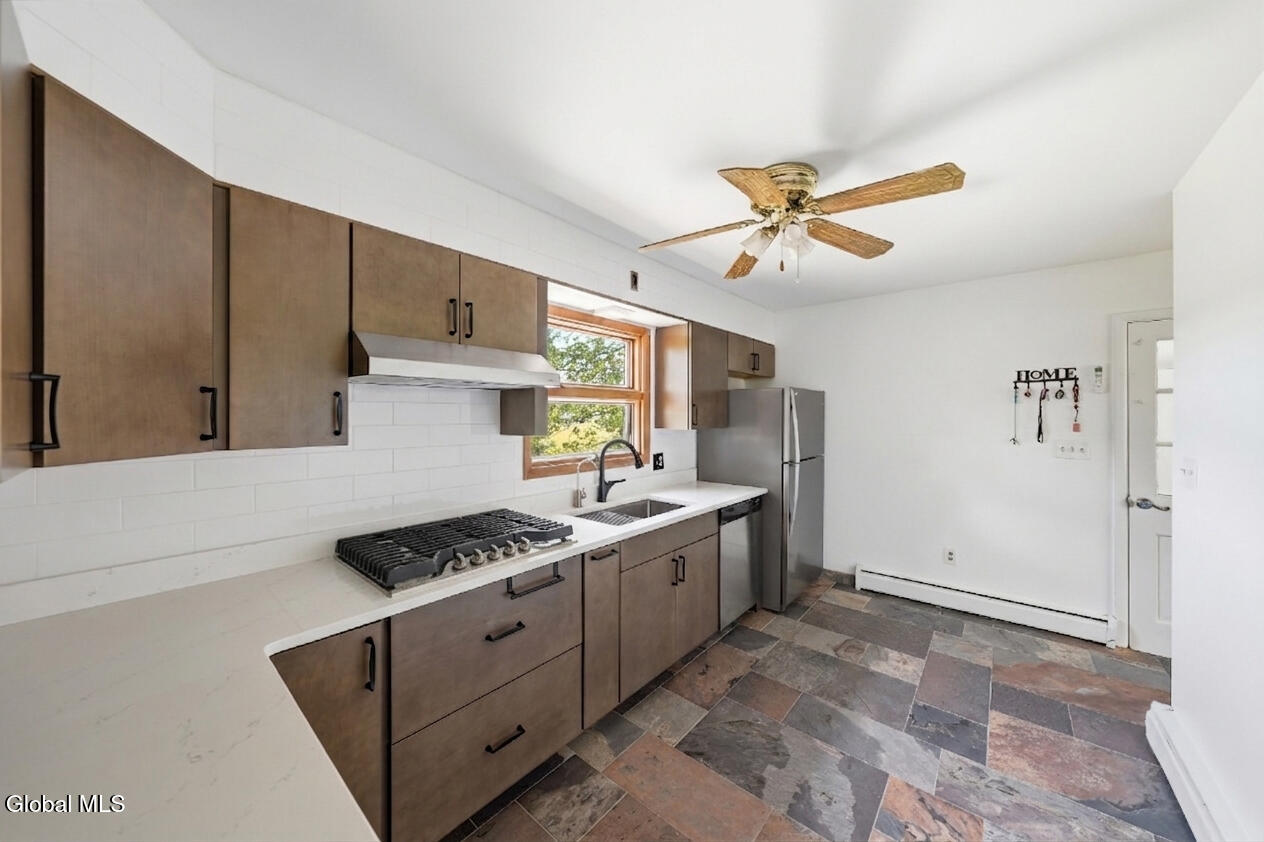 412 Font Grove Road New Scotland, NY 12159 - Photo 5 of 32 DSC09839