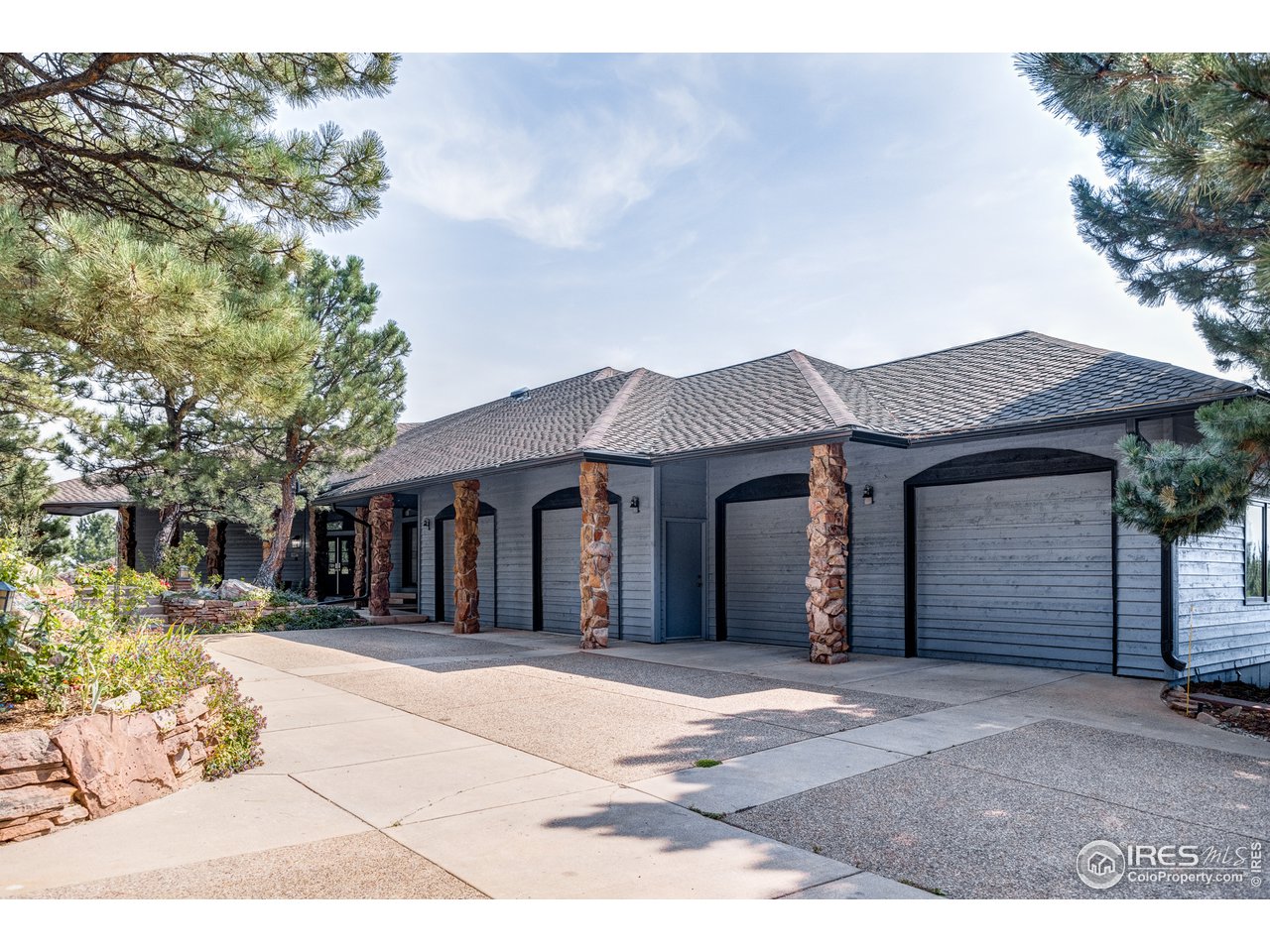 9114 Pine Ridge Lane Boulder, CO 80302 - Photo 3 of 5 Four-car garage