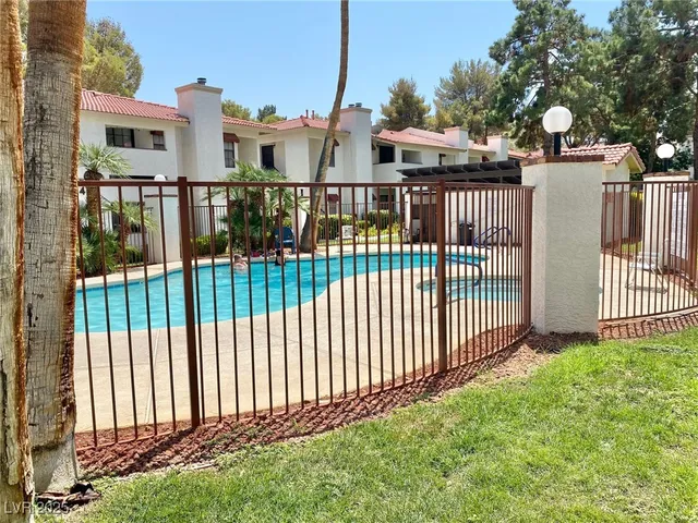 $1,150 | 6661 West Tropicana Avenue, Unit 203, Las Vegas, NV 89103