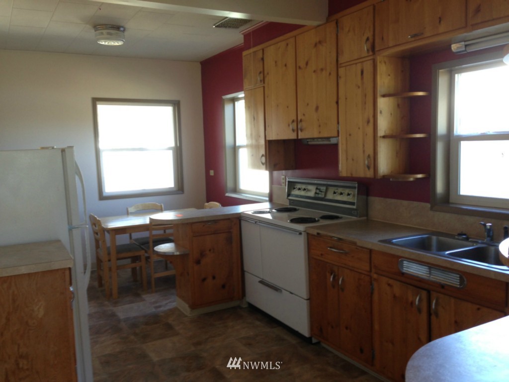 513 Riverside Drive Pateros, WA 98846 - Photo 5 of 19
