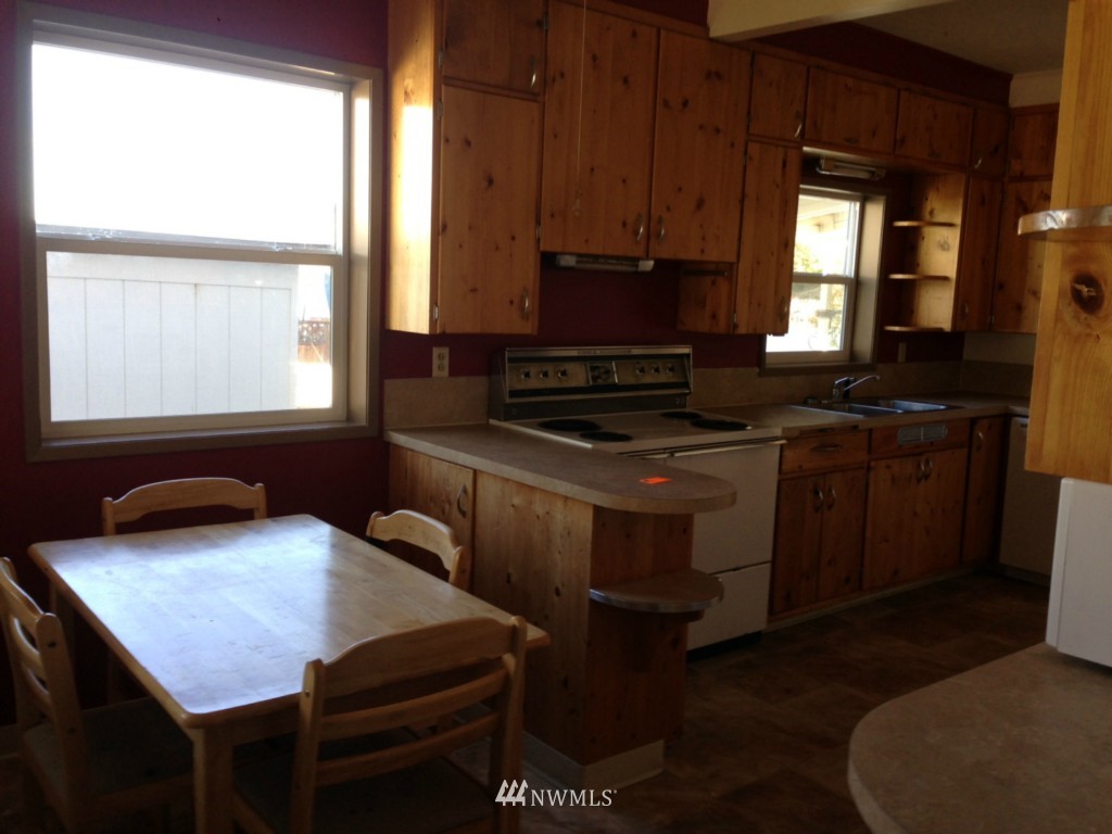 513 Riverside Drive Pateros, WA 98846 - Photo 6 of 19