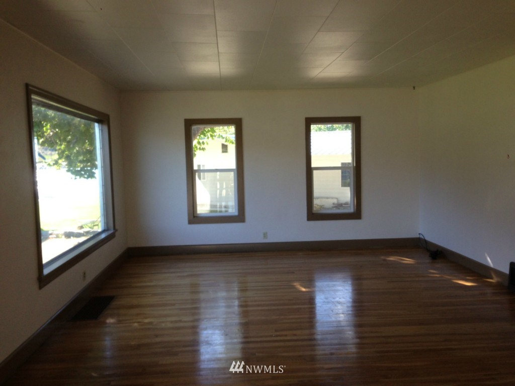 513 Riverside Drive Pateros, WA 98846 - Photo 7 of 19