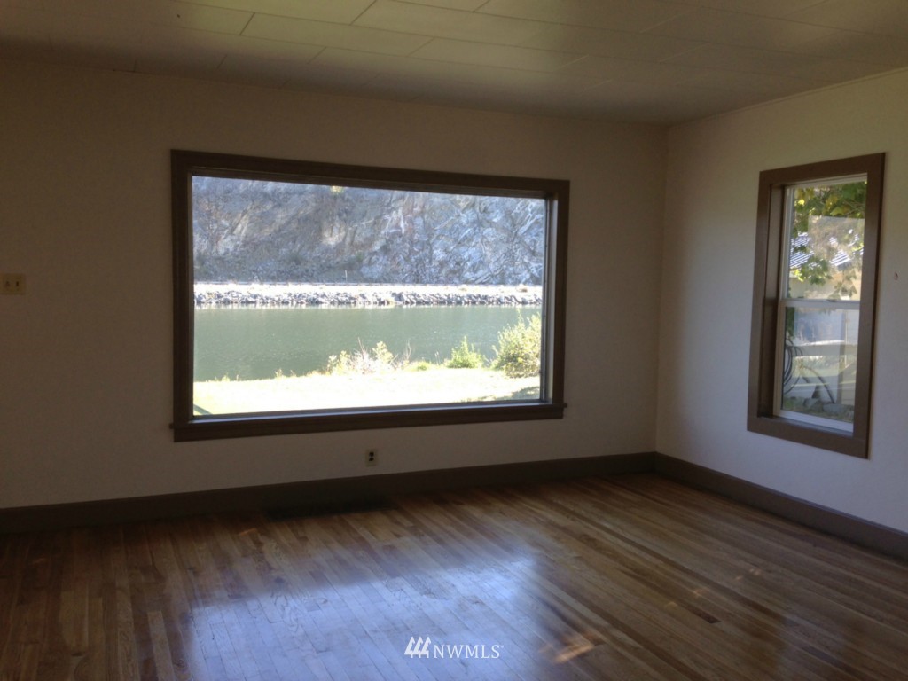 513 Riverside Drive Pateros, WA 98846 - Photo 9 of 19