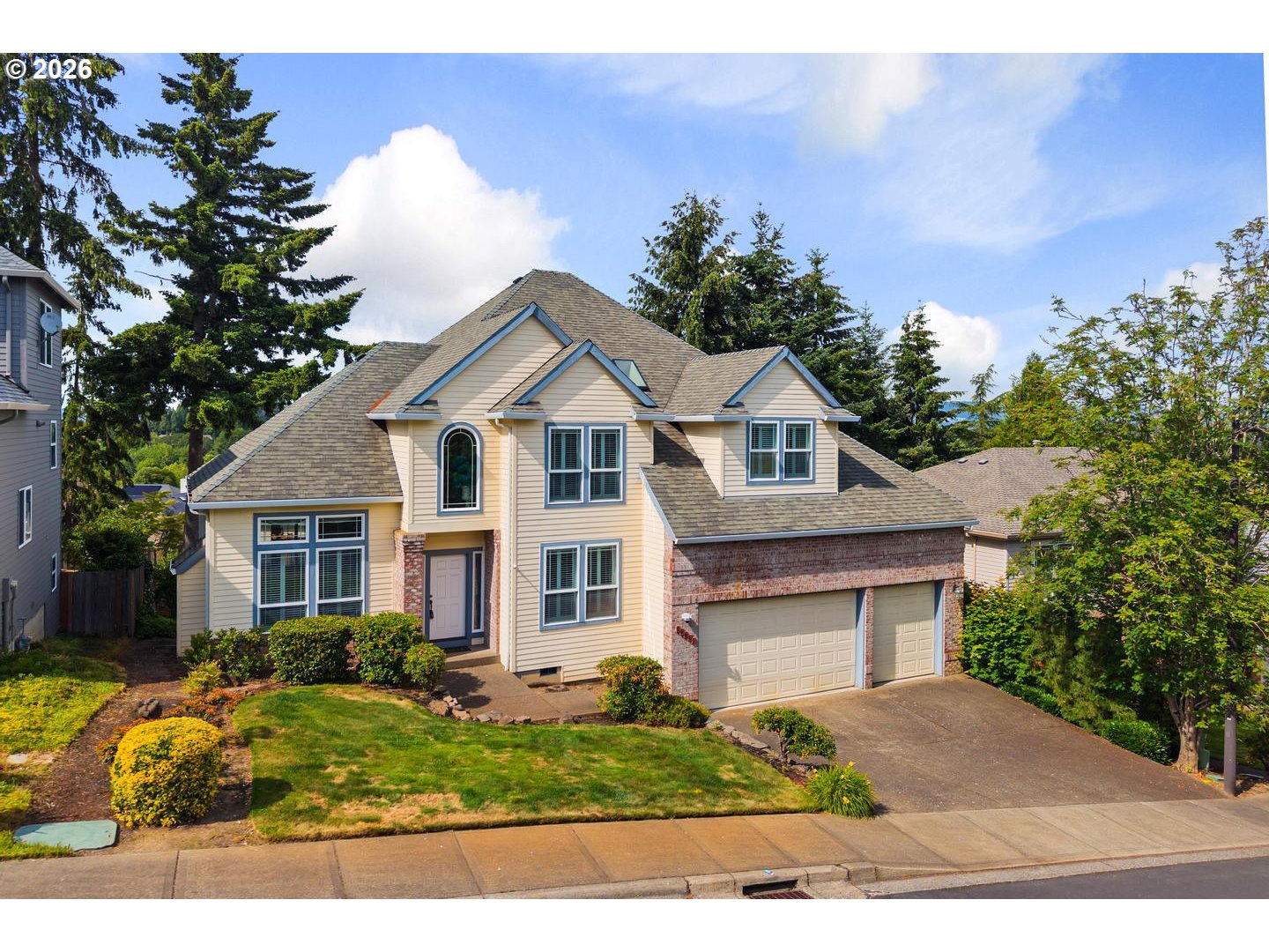16663 Southwest Whitetail Lane Beaverton, OR 97007 - Photo 2 of 42