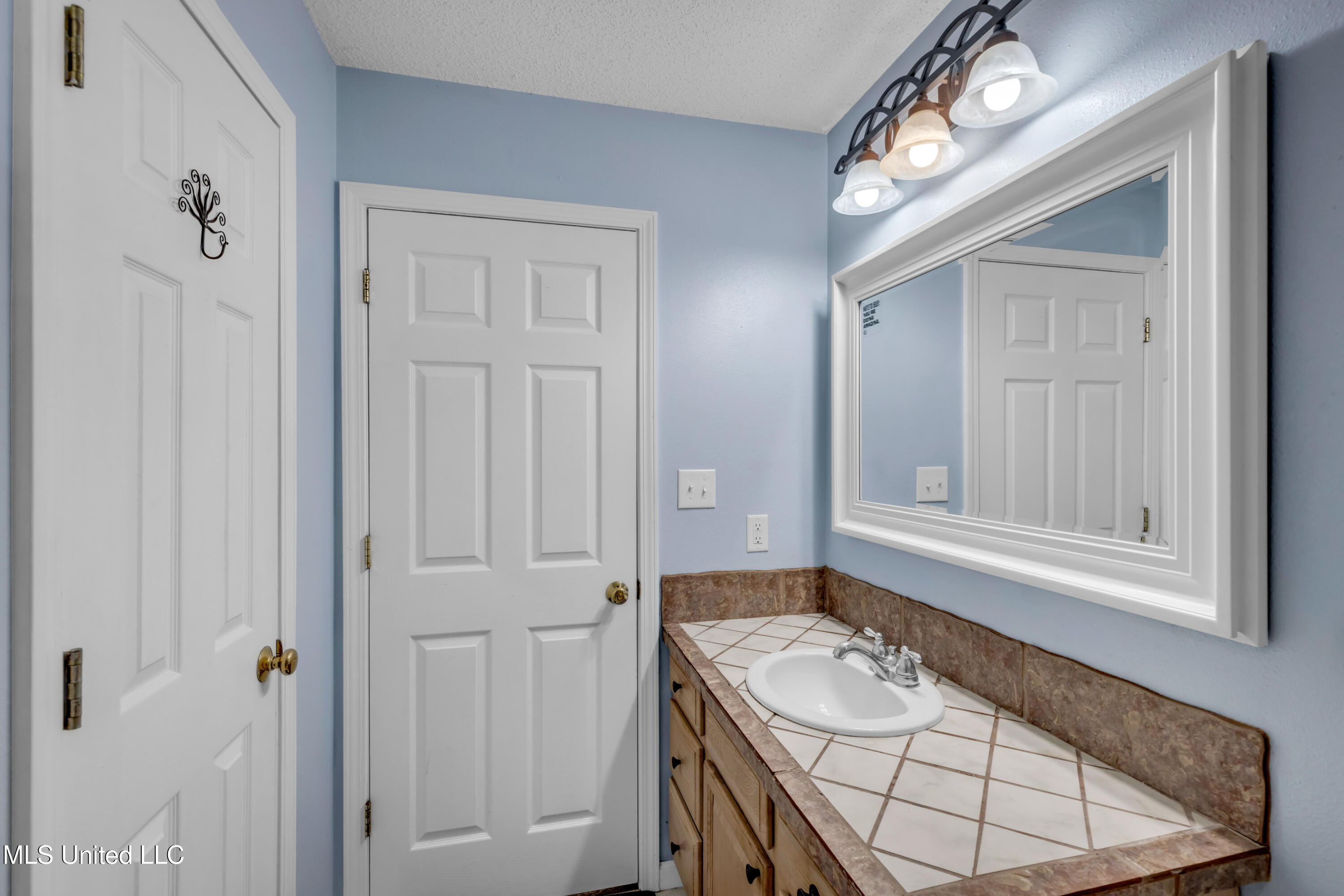 3005 Robalo Drive Gautier, MS 39553 - Photo 19 of 30 Bath