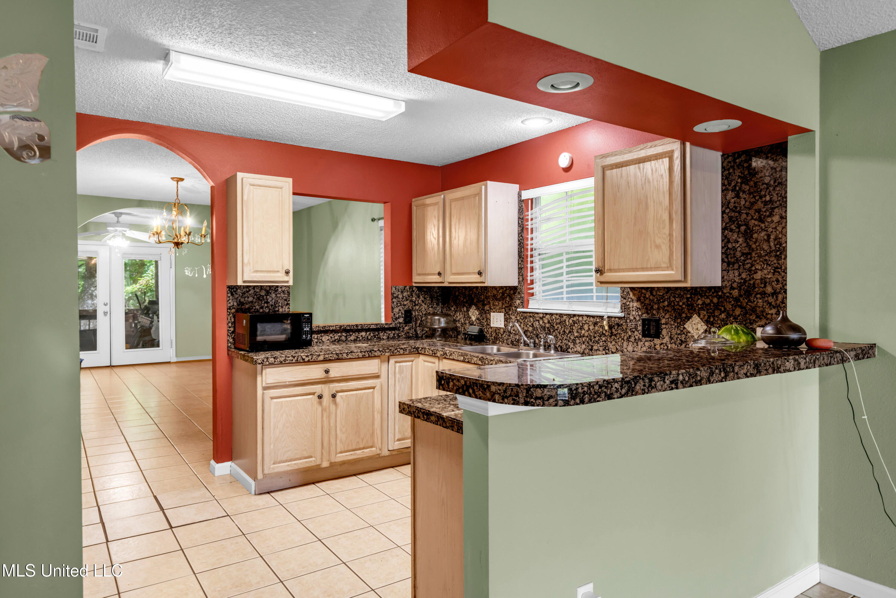 3005 Robalo Drive Gautier, MS 39553 - Photo 8 of 30 Kitchen