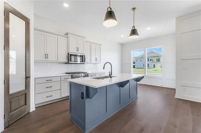 $514,900 | 2376 Northeast Skopelos Court, Blue Springs, MO 64029