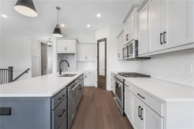 $514,900 | 2376 Northeast Skopelos Court, Blue Springs, MO 64029