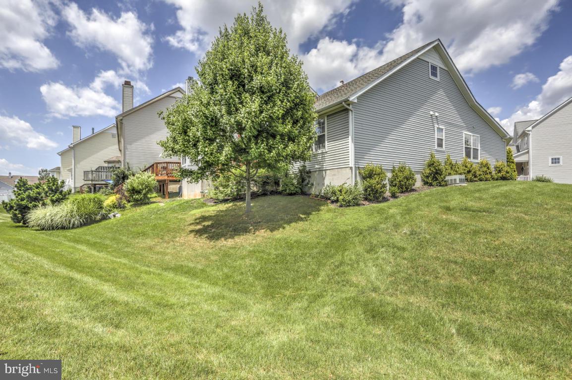 1005 Kent Garden Lititz, PA 17543 - Photo 22 of 23