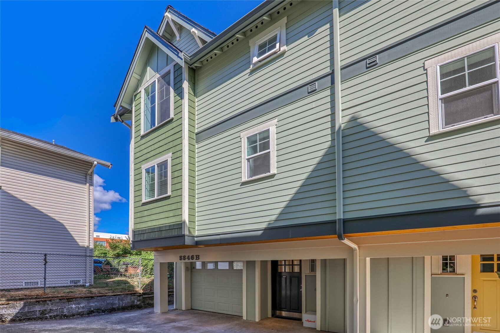 8846 Midvale Avenue North, Unit B Seattle, WA 98103 - Photo 19 of 25 Gallery Image 19