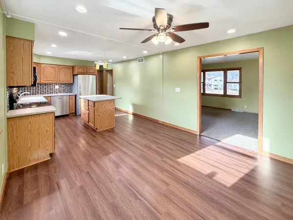 $250,000 | 1419 Finch Street, Freeport, IL 61032