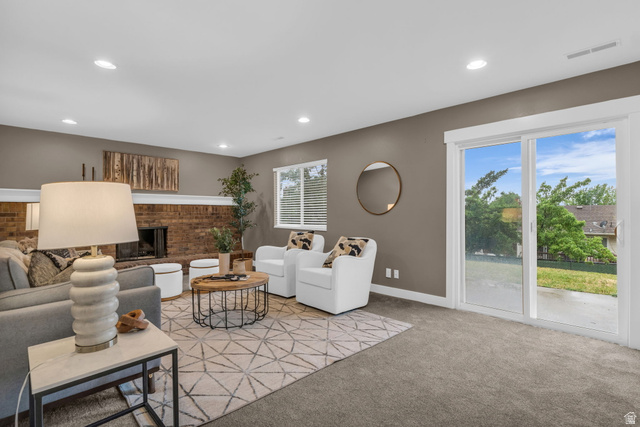 11976 Woodridge Road Sandy, UT 84094 - Photo 13 of 40 Access to outdoors from the family room