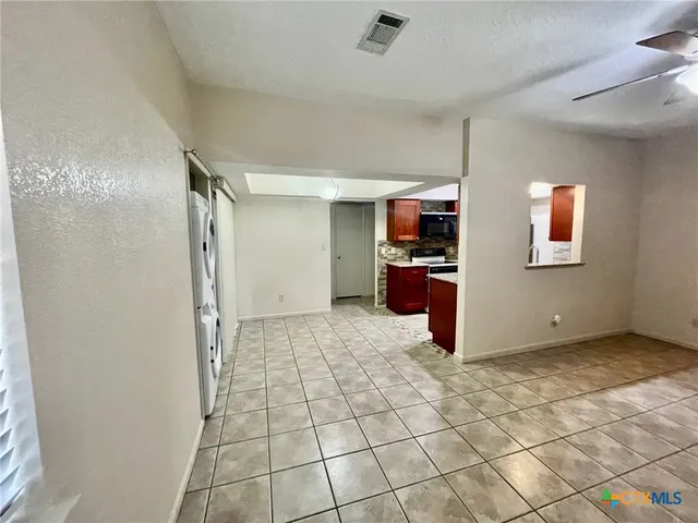 $1,225 | 421 West San Antonio Street, San Marcos, TX 78666