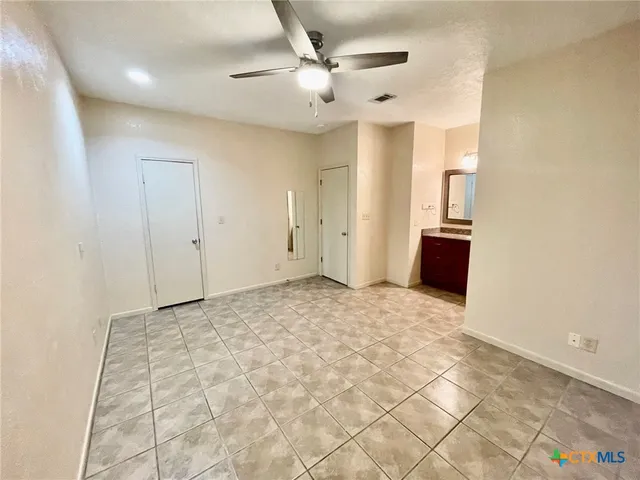 $1,225 | 421 West San Antonio Street, San Marcos, TX 78666