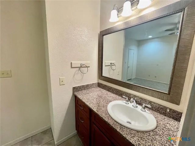 $1,225 | 421 West San Antonio Street, San Marcos, TX 78666