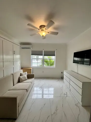 $1,700 | 1455 Michigan Avenue, Unit 15, Miami Beach, FL 33139