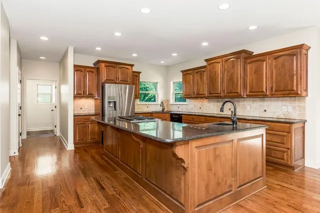 $580,000 | 875 Clearview Drive, Lansing, KS 66043