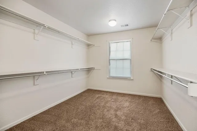 $580,000 | 875 Clearview Drive, Lansing, KS 66043