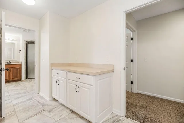 $580,000 | 875 Clearview Drive, Lansing, KS 66043