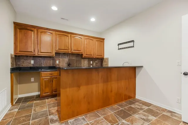 $580,000 | 875 Clearview Drive, Lansing, KS 66043