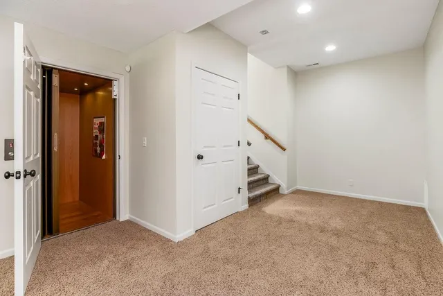 $580,000 | 875 Clearview Drive, Lansing, KS 66043