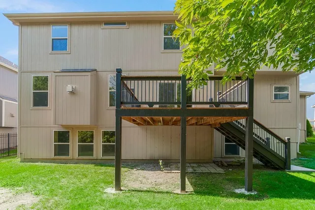 $580,000 | 875 Clearview Drive, Lansing, KS 66043