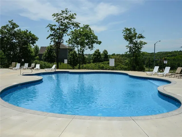 $580,000 | 875 Clearview Drive, Lansing, KS 66043