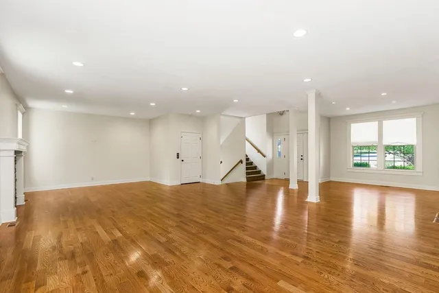 $580,000 | 875 Clearview Drive, Lansing, KS 66043